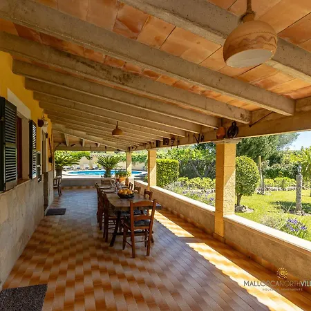 La Sort Llarga, 6 Personas فيلة